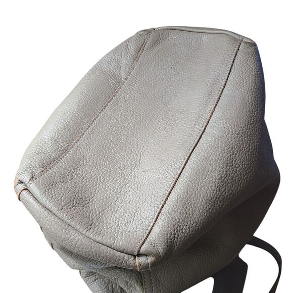 Cuyana Classic Unstructured Leather Pebbled Tote Purse Taupe Minimalist Everyday - Picture 3 of 12